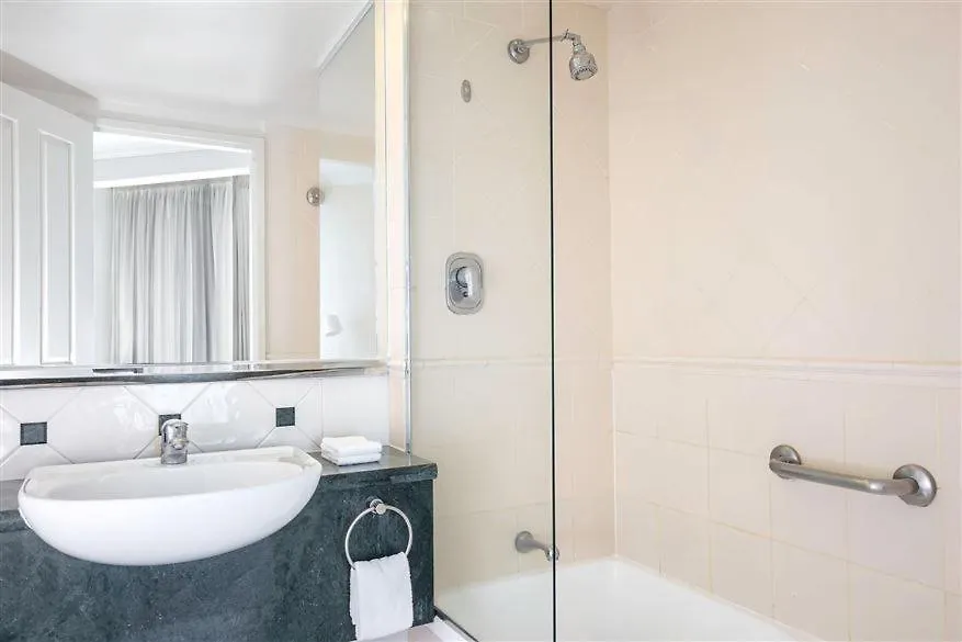 Legends Hotel Units With Panoramic Ocean Views In Surfers Paradise Gold Coast