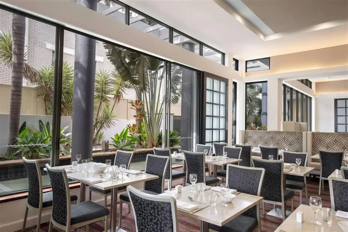 Legends Hotel Units With Panoramic Ocean Views In Surfers Paradise Gold Coast